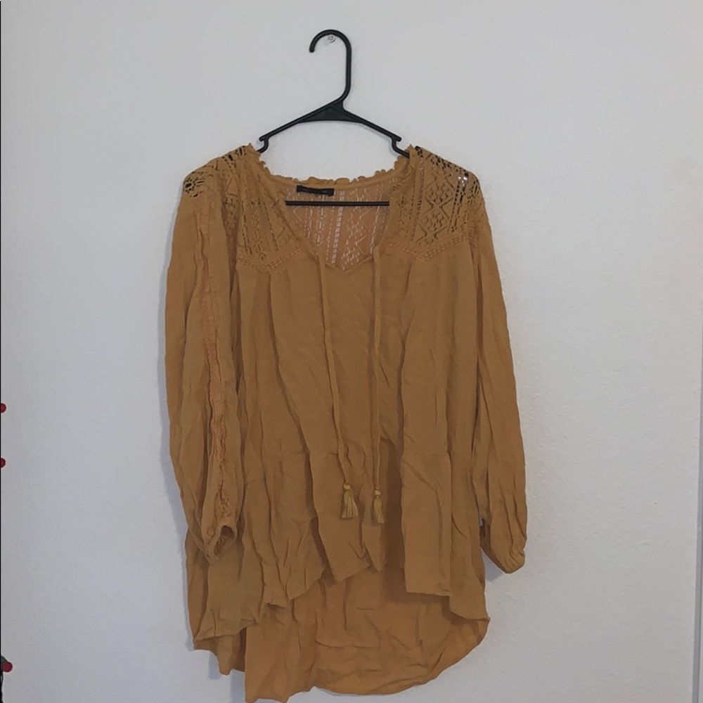 American eagle yellow flowy shirt